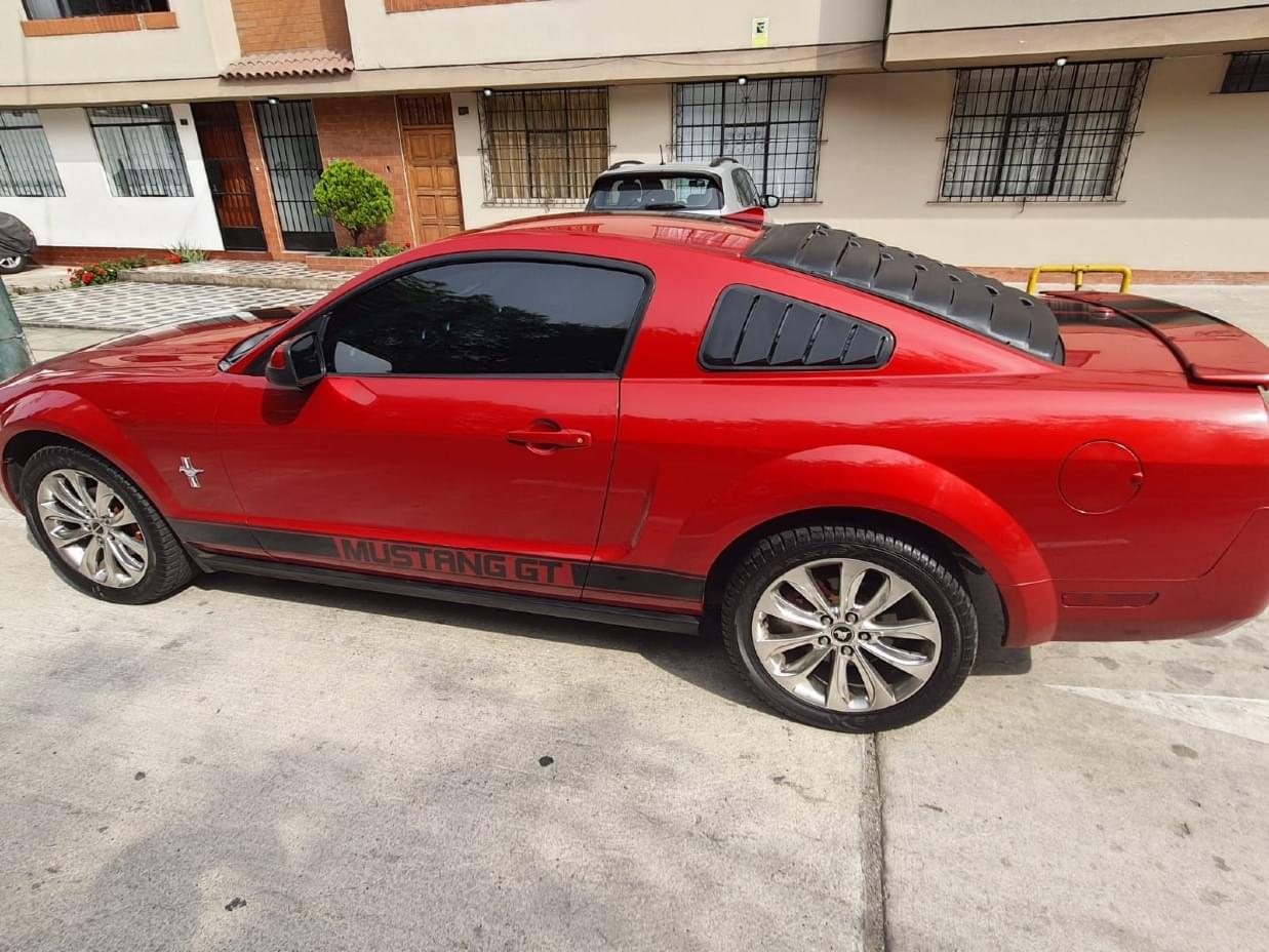 FORD MUSTANG 2008 73.000 Kms.