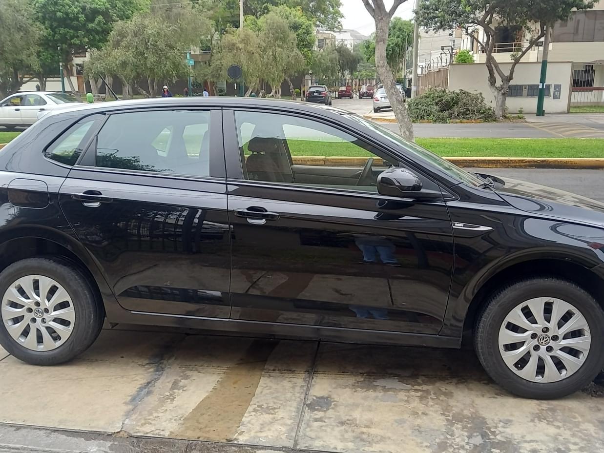 VOLKSWAGEN POLO 2018 33.000 Kms.
