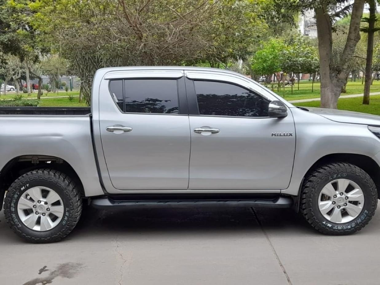 TOYOTA HILUX 2021 44.000 Kms.