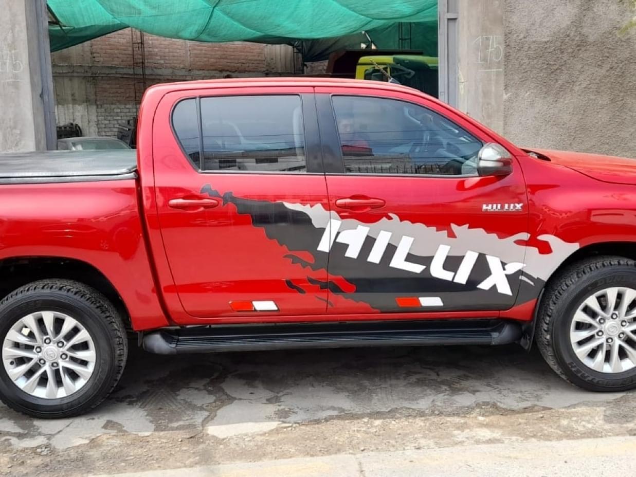 TOYOTA HILUX 2017 65.000 Kms.