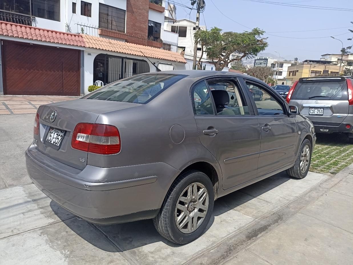 VOLKSWAGEN POLO 2006 152.700 Kms.