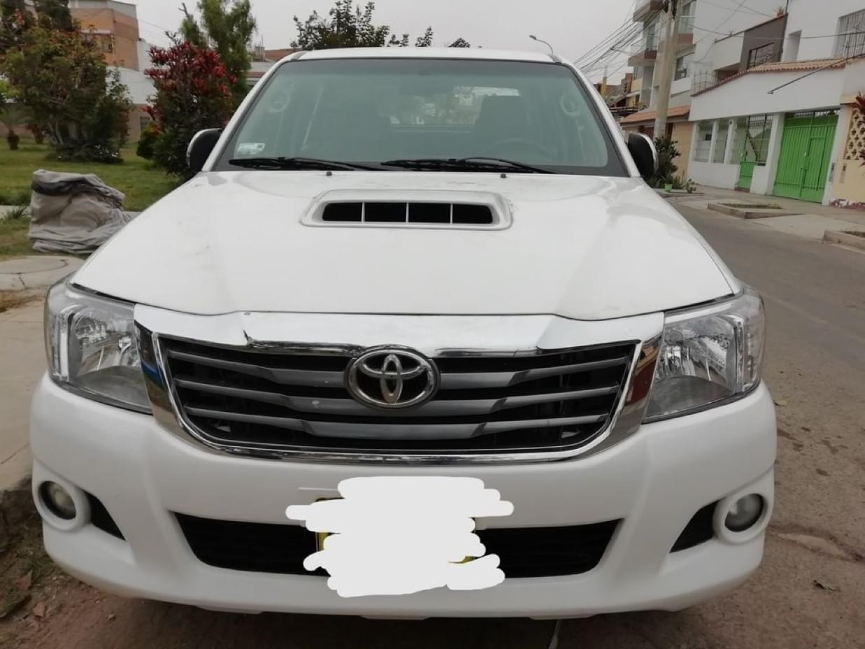 TOYOTA HILUX 2014 62.000 Kms.
