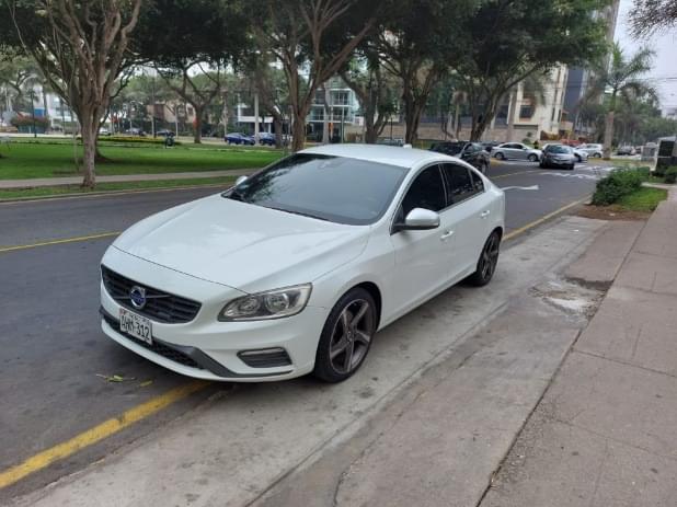 VOLVO S60 2014 88.000 Kms.