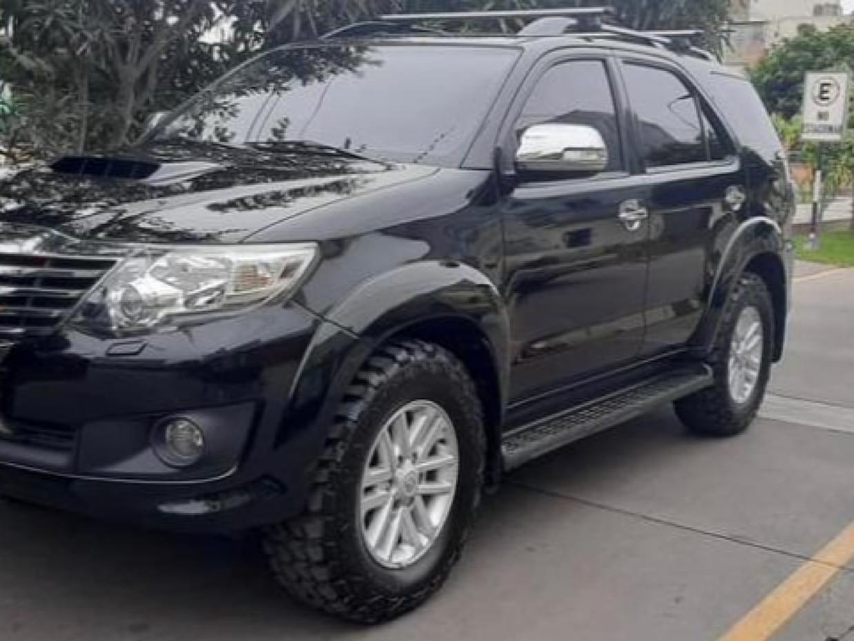 TOYOTA FORTUNER 2014 67 Kms.