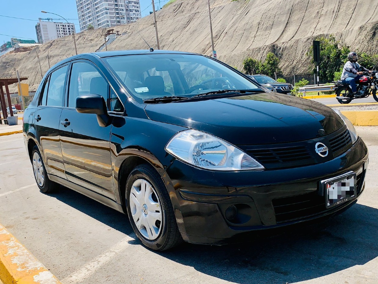 Nissan tiida 2016