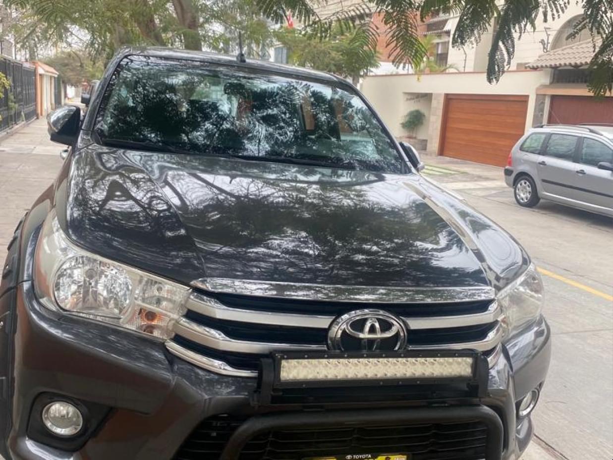 TOYOTA HILUX 2017 89.000 Kms.