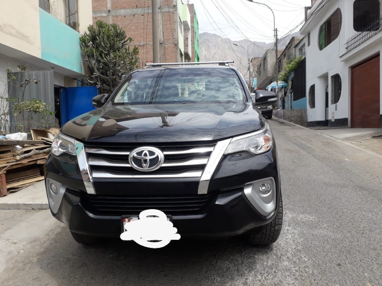 TOYOTA FORTUNER 2017 40.000 Kms.